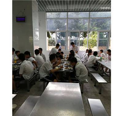 東坑小學食堂承包外包工廠成本_龍發膳食